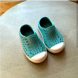 Native Toddler shoes size 4 NWOT